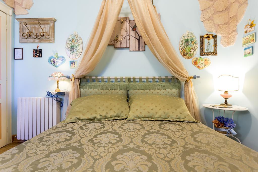 Bed And Breakfast A Casa Delle Fate アッシジ エクステリア 写真