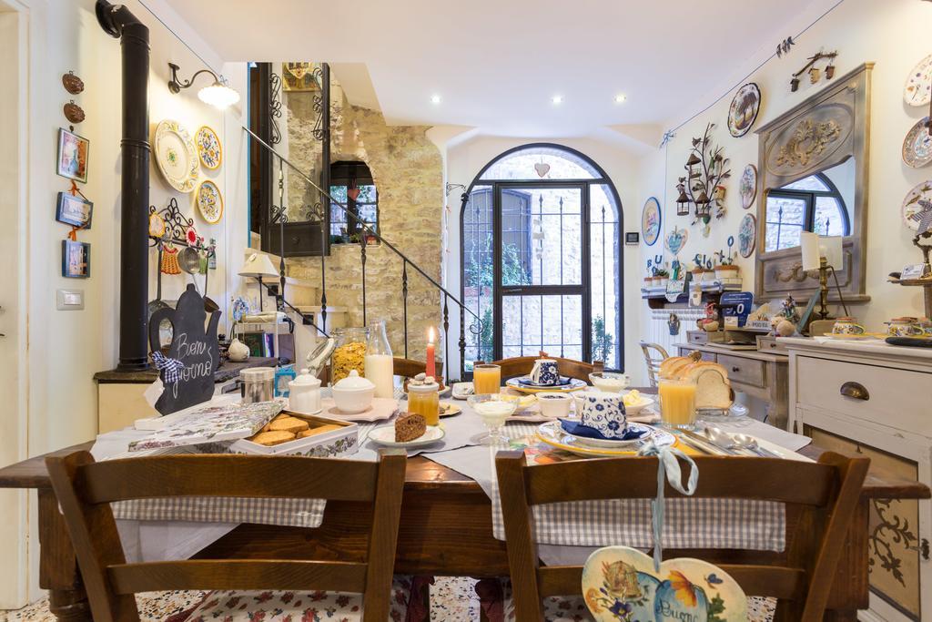 Bed And Breakfast A Casa Delle Fate アッシジ エクステリア 写真